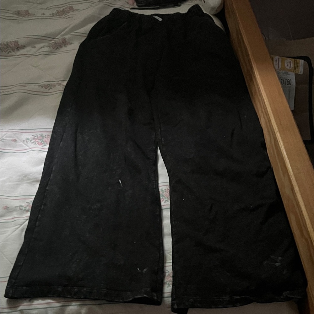 These are baggy black pants from ARDENE